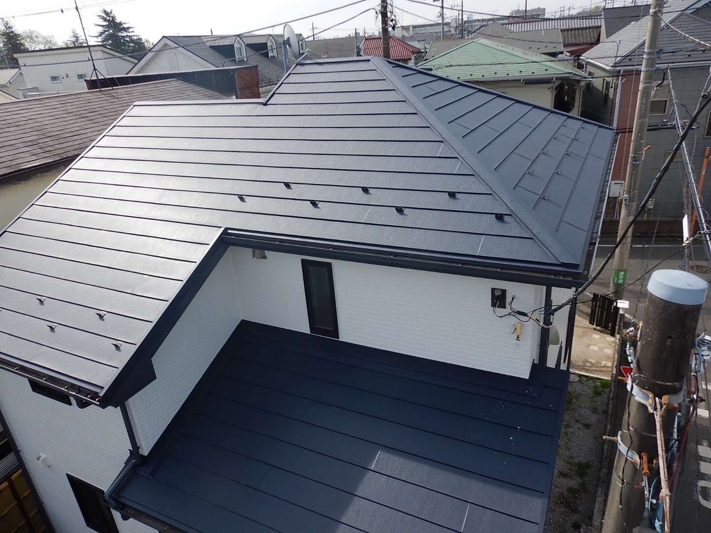 東村山市にて工事をご依頼頂き、外壁塗装と屋根カバー工法をおこないました！